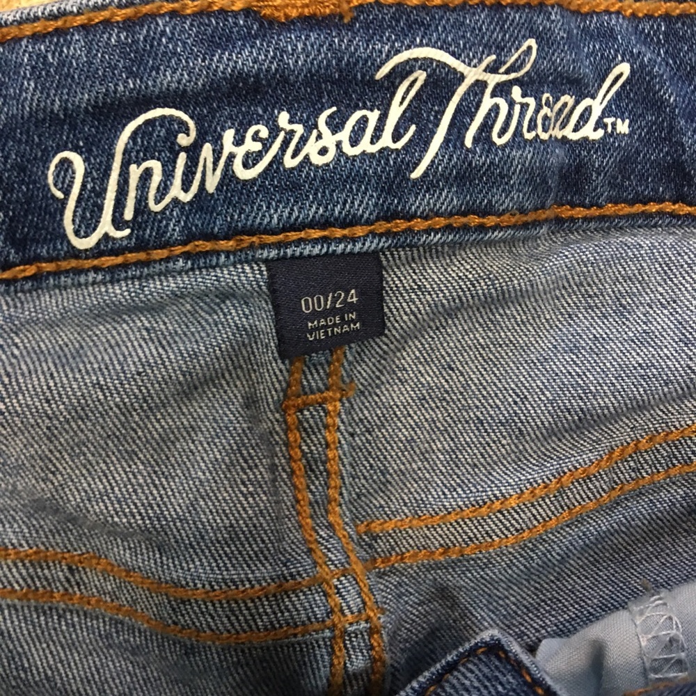 Universal Thread Shorts - Picture 3 of 4